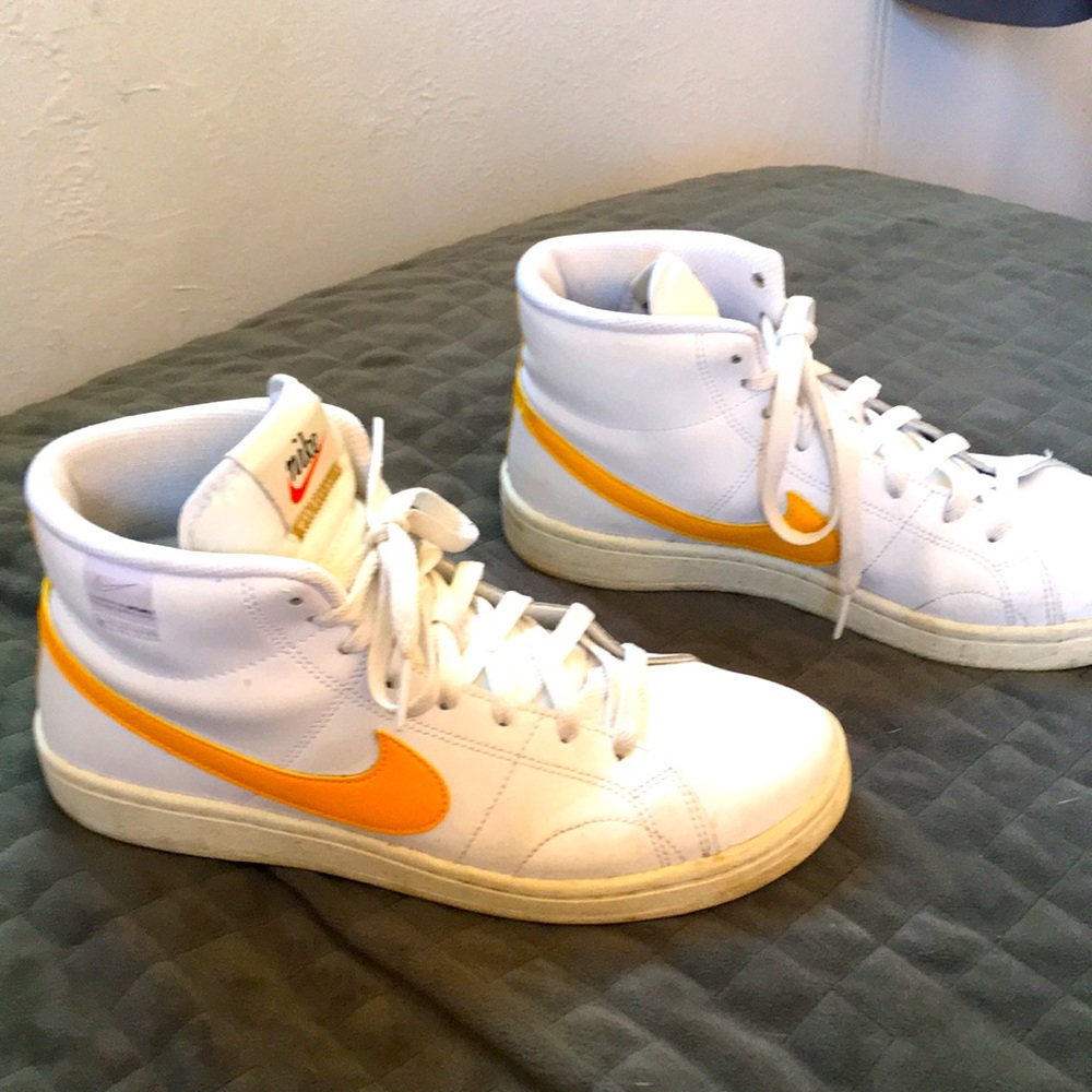 Nike Swoosh 50th anniversary women’s sneakers size 8.5